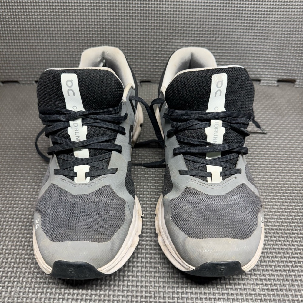 On Running Cloud Running Shoes - Black and Gray